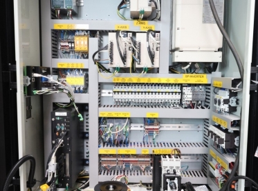 HURCO - Bearbeitungszentrum - Vertikal - 8